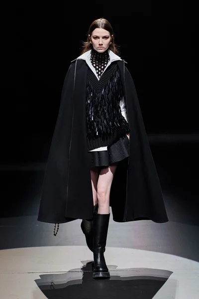Look 49